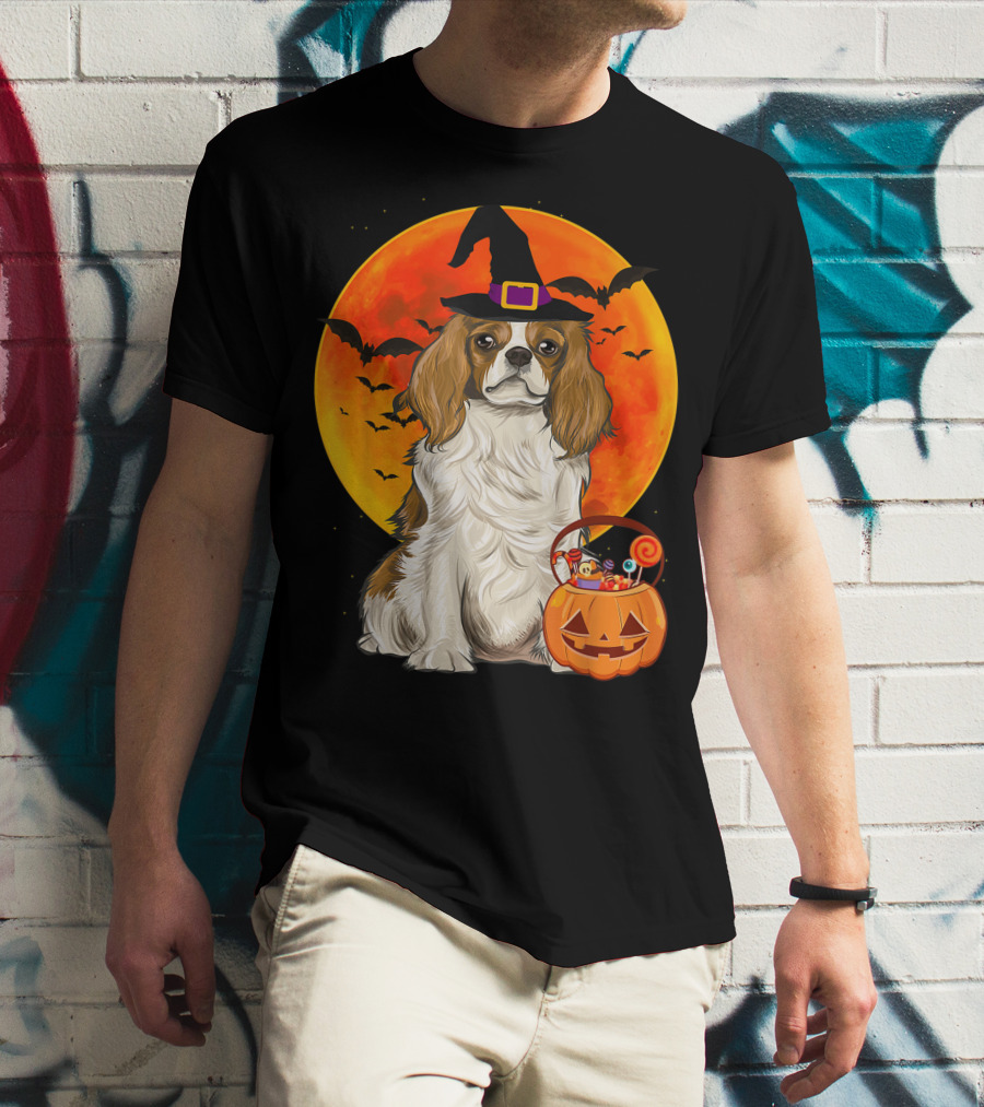 Halloween Cavalier Charles Spaniel With Pumpkin And Bats T-Shirt