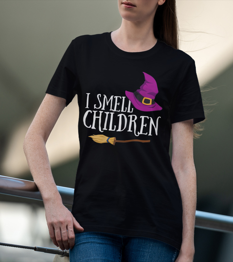 I Smell Children Halloween Witch Hat And Broom T-Shirt