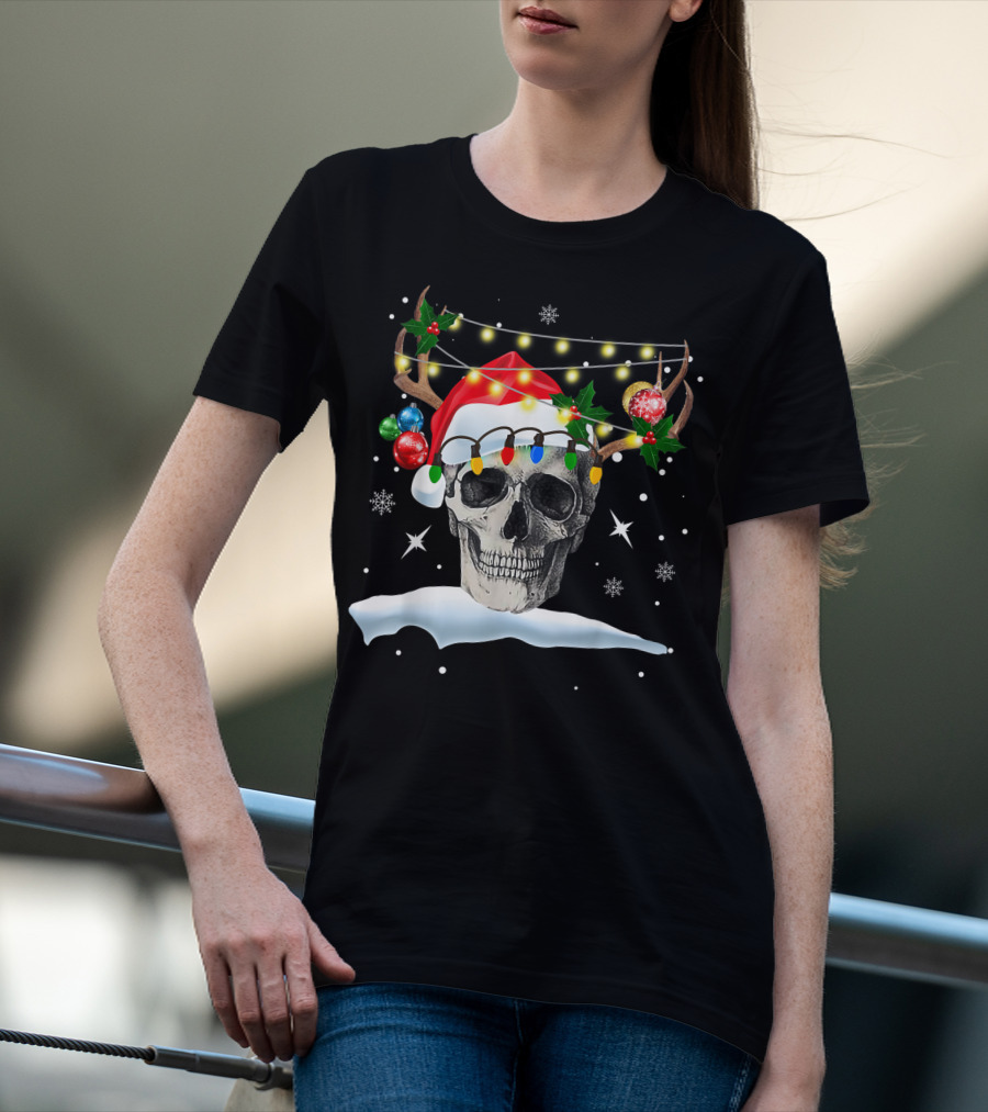 Skull Reindeer Christmas Funny Santa Hat Antlers Holiday Lights Snowflakes T-Shirt