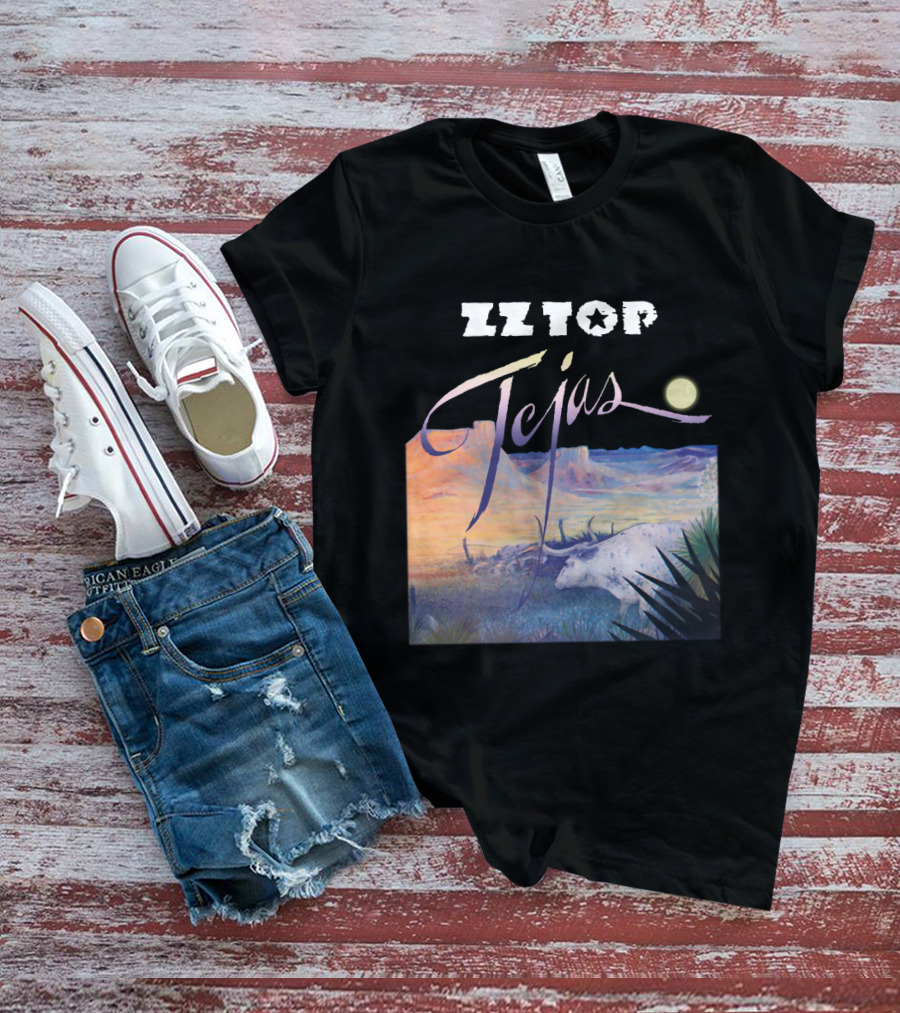 Zz Top Tejas Desert Scene With White Longhorn Under Moon T-Shirt
