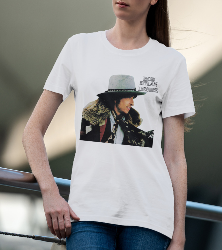 Bob Dylan Desire Album Cover With Fur Coat And Hat T-Shirt