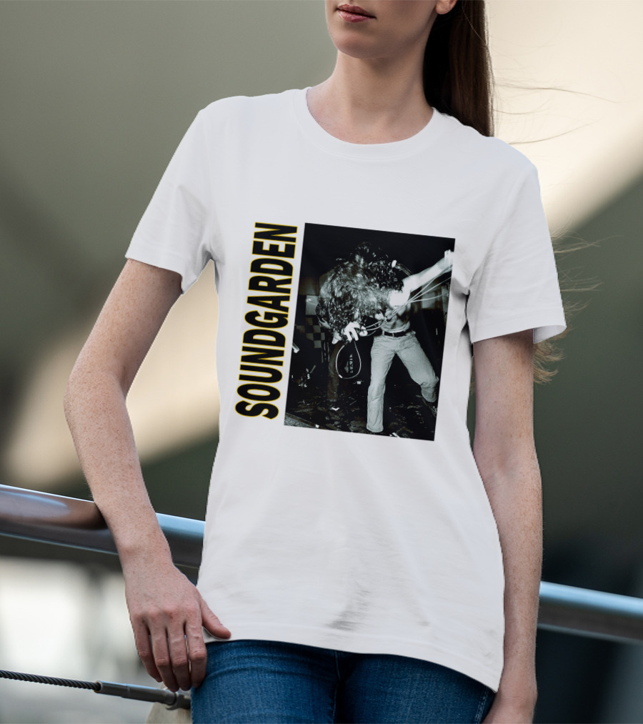 Soundgarden Live Performance Photo Vintage Style T-Shirt