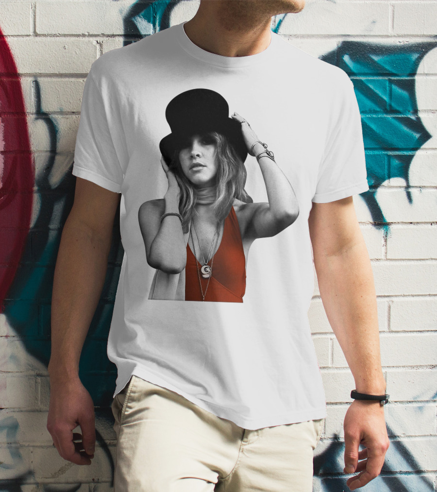 Vintage Style Woman With Hat And Jewelry T-Shirt