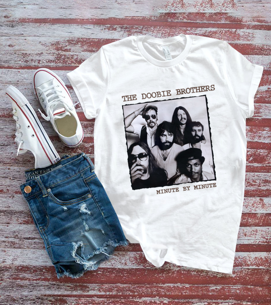 The Doobie Brothers Minute By Minute Band Photo T-Shirt