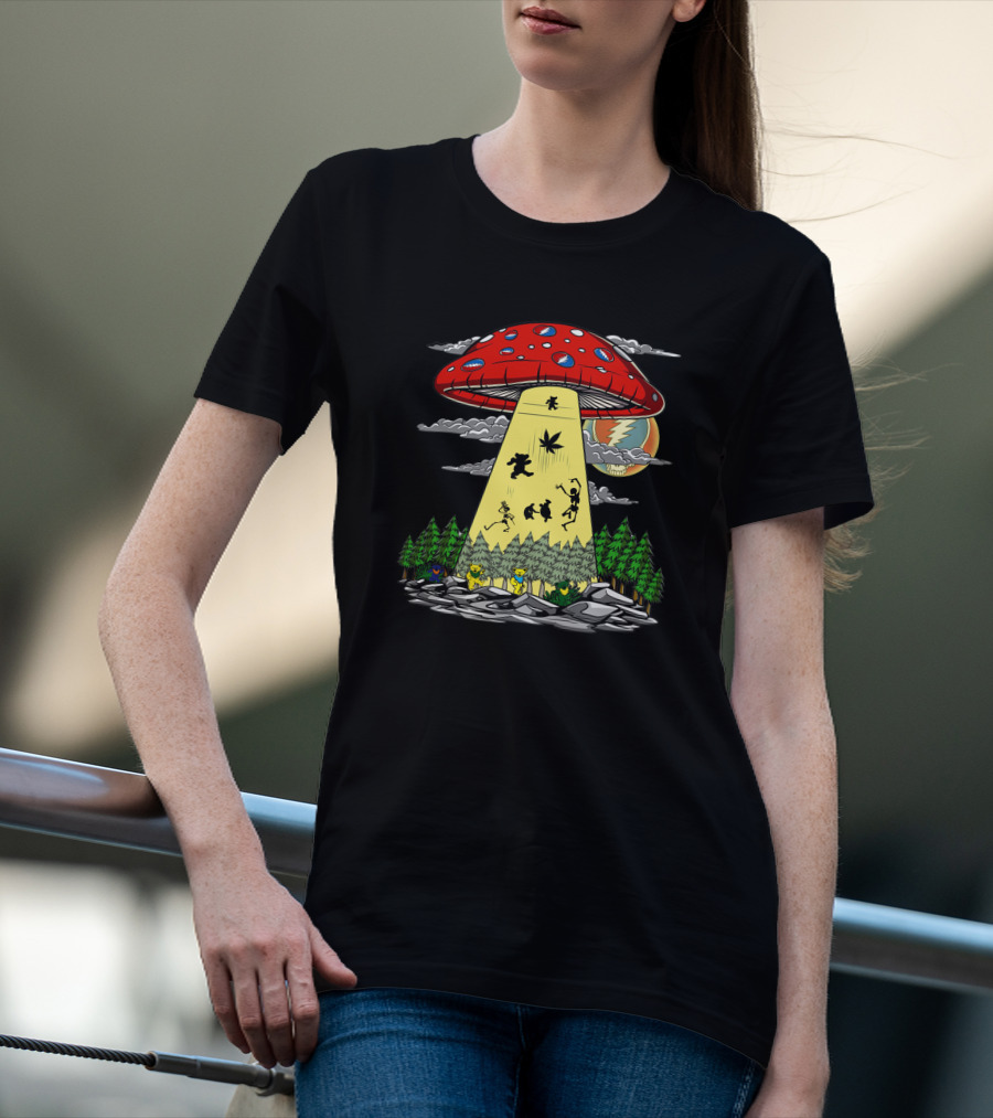 Grateful Dead Dancing Bears Under Psychedelic Mushroom Spaceship T-Shirt