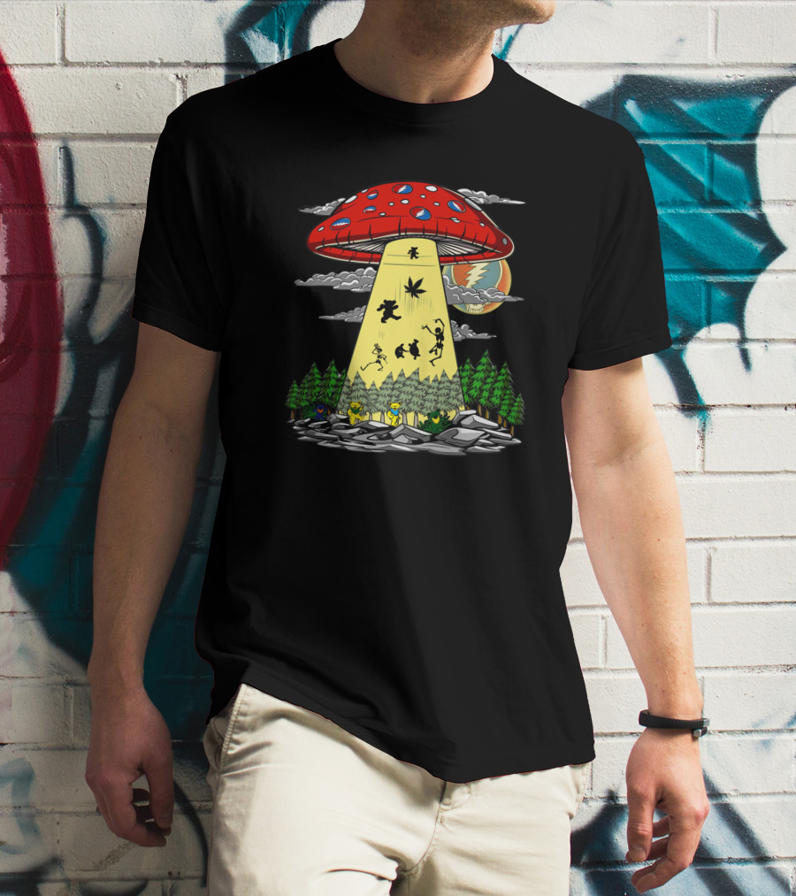 Grateful Dead Dancing Bears Under Psychedelic Mushroom Spaceship T-Shirt