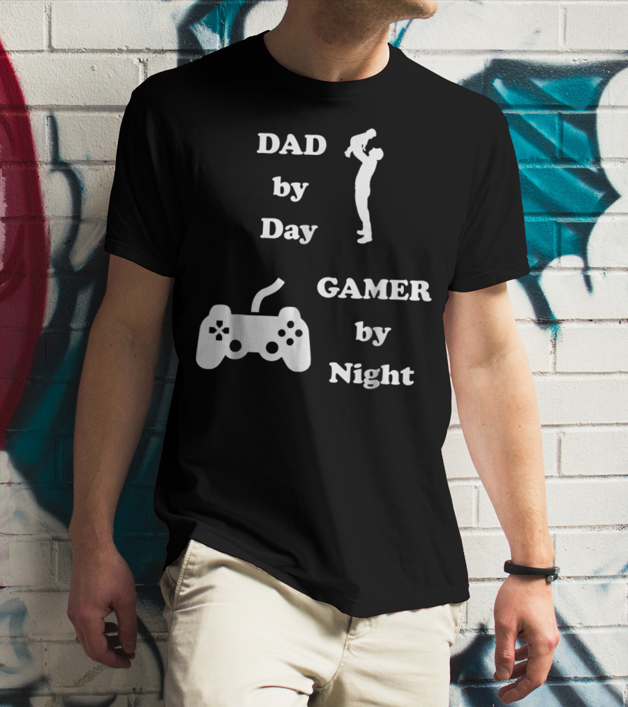 DAD By Day GAMER By Night Gamer Dad Controller T-Shirt