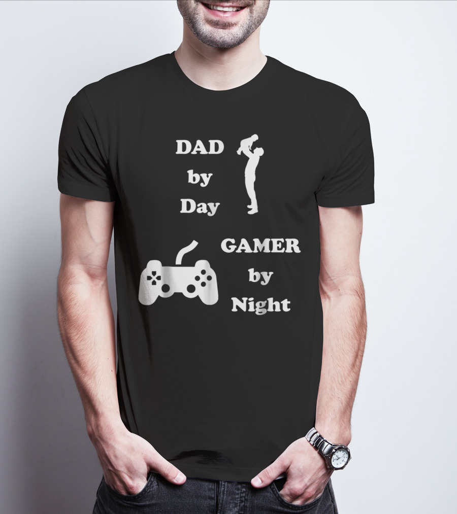 DAD By Day GAMER By Night Gamer Dad Controller T-Shirt