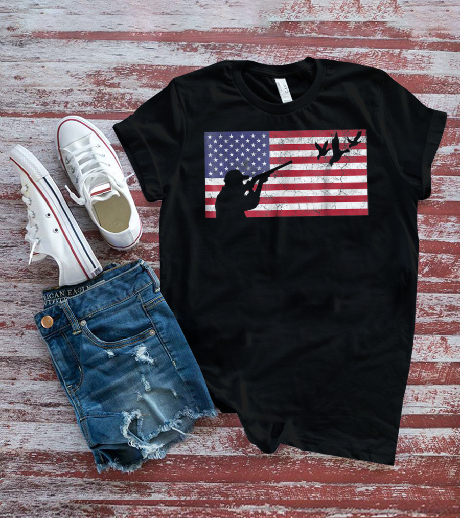 American Flag Goose Hunter Dad Silhouette With Flying Geese T-Shirt