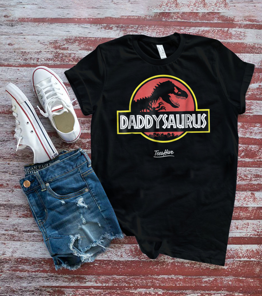 Daddysaurus Funny Daddy Dinosaur Pun Parody TeesHive Jurassic T-Shirt