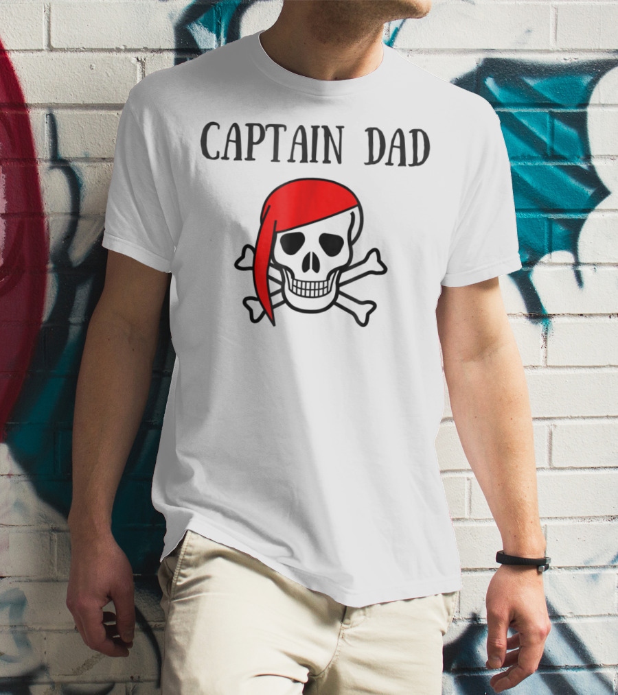 Captain Dad Halloween Pirate Skull With Red Bandana T-Shirt