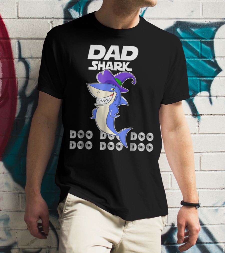 Dad Shark Doo Doo Doo Funny Shark With Witch Hat T-Shirt