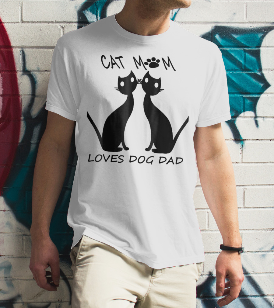 Cat Mom Paw Print Loves Dog Dad Cats T-Shirt