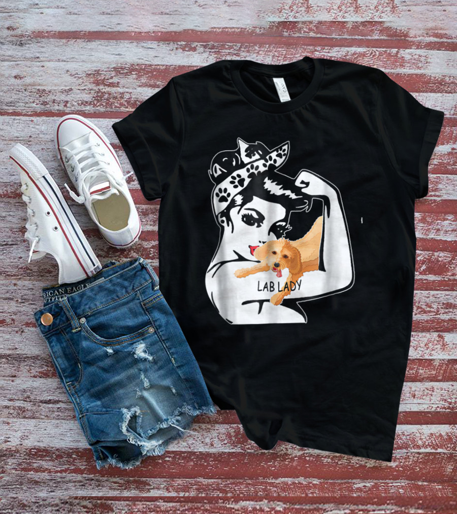 Labrador Retriever Lady Funny Mom Birthday Lab Lady T-Shirt