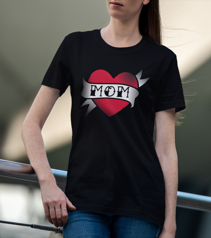 Mom Dark Red Heart Banner Tattoo T-Shirt