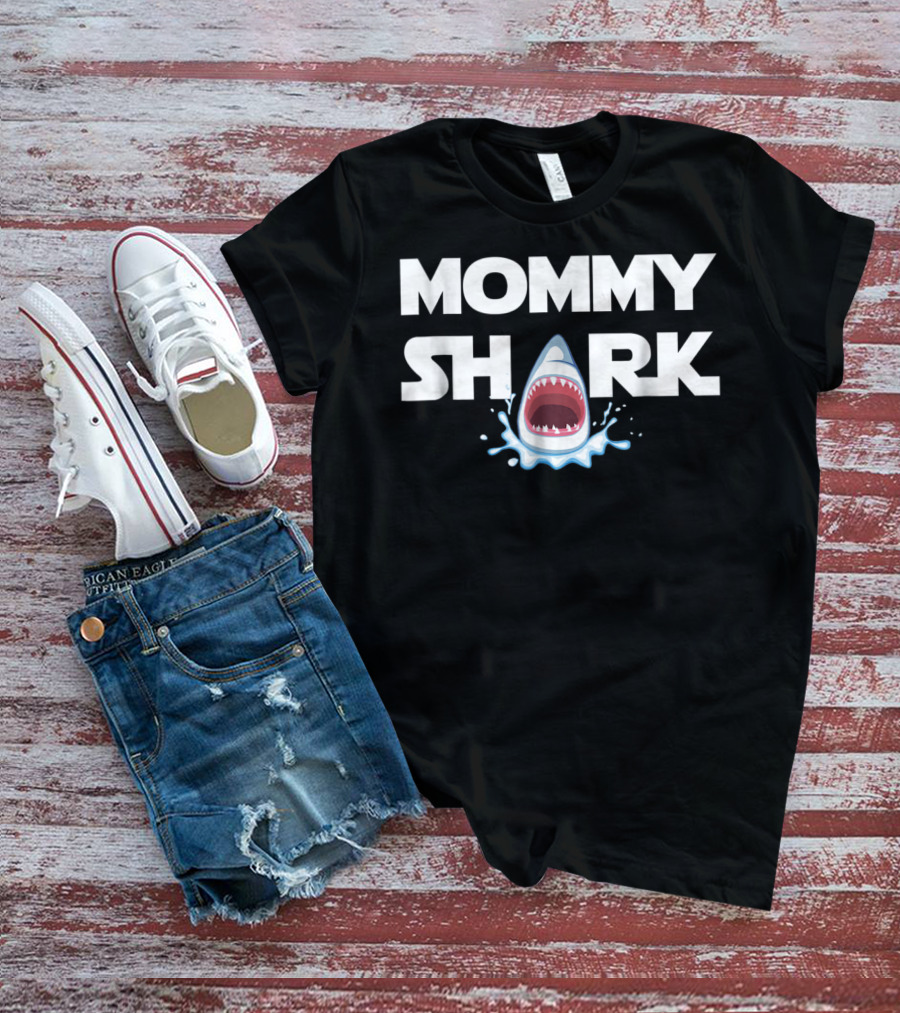 Mommy Shark Doo Doo Doo Funny Mom Monster T-Shirt