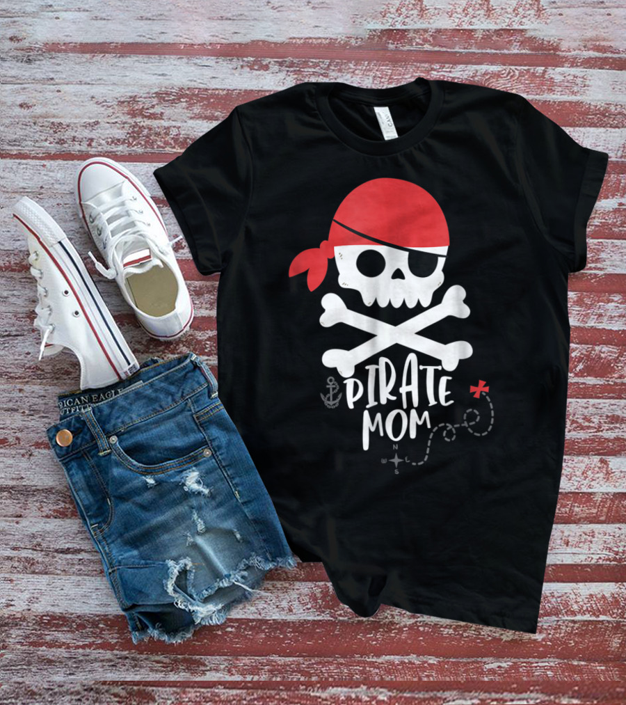Pirate Mom Skull And Crossbones With Red Bandana Map Anchor T-Shirt