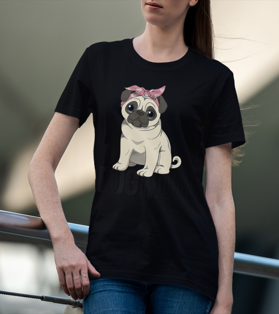 Pug Mom Cute Pug With Pink Bandana T-Shirt