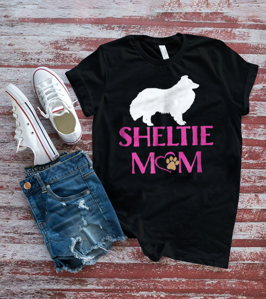 Sheltie Mom With Heart And Paw Prints T-Shirt