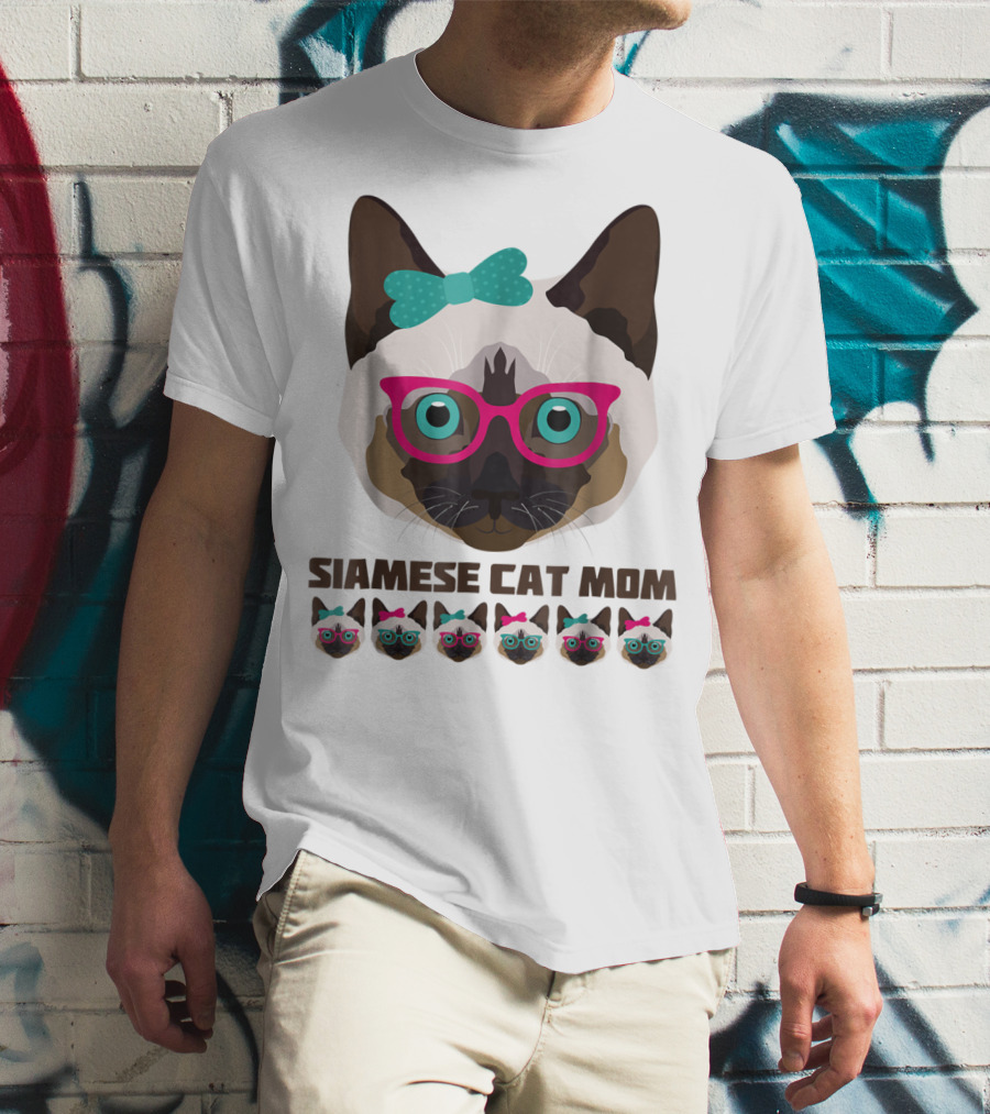 Siamese Cat Mom Cute Funny Cat Lover With Glasses And Bow T-Shirt