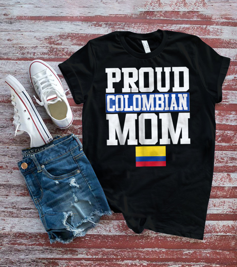 Proud Colombian Mom With Flag T-Shirt