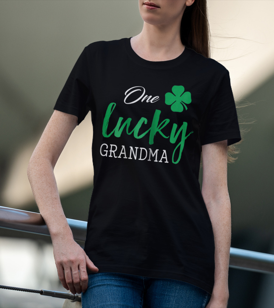One Lucky Grandma Shamrock St Patrick's Day T-Shirt
