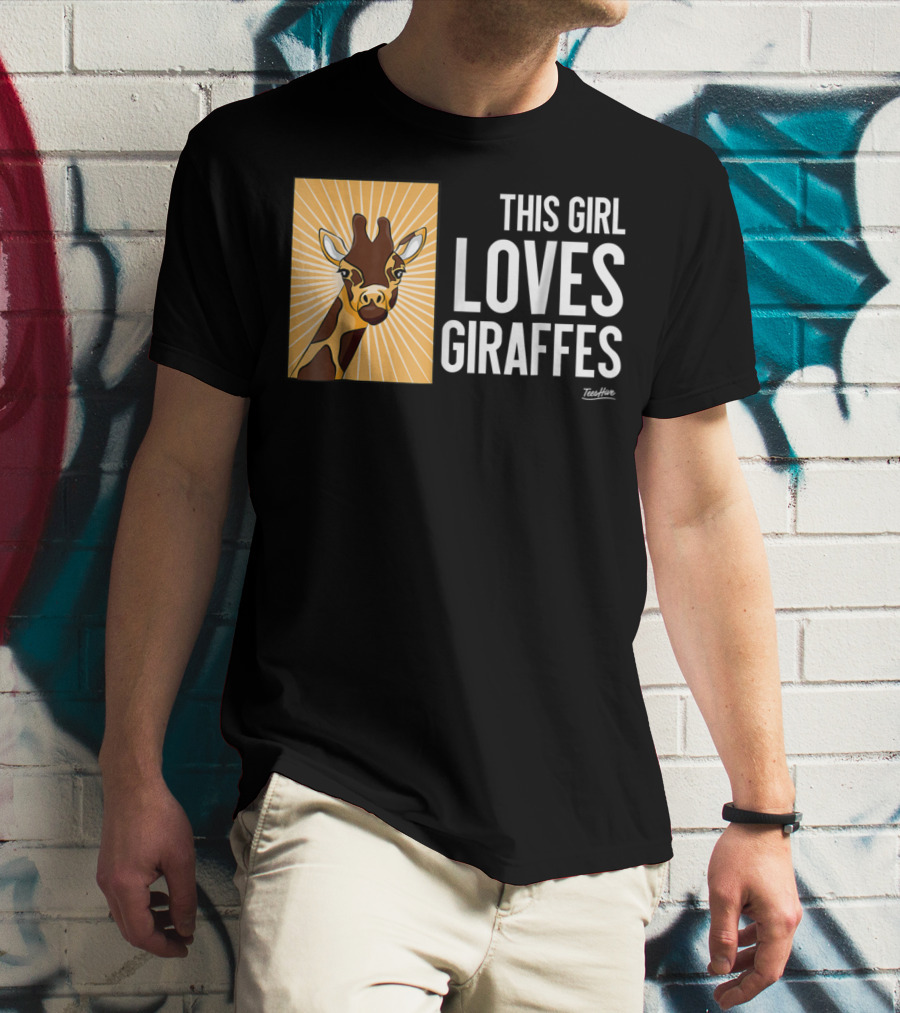 This Girl Loves Giraffes Funny Giraffe Lover TeeHut T-Shirt