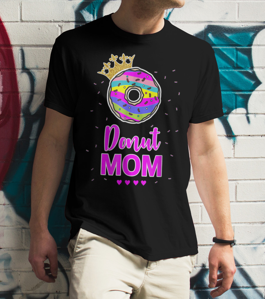 Donut Mom Birthday Girl Matching Family Cake24 Multicolored Crown Hearts T-Shirt