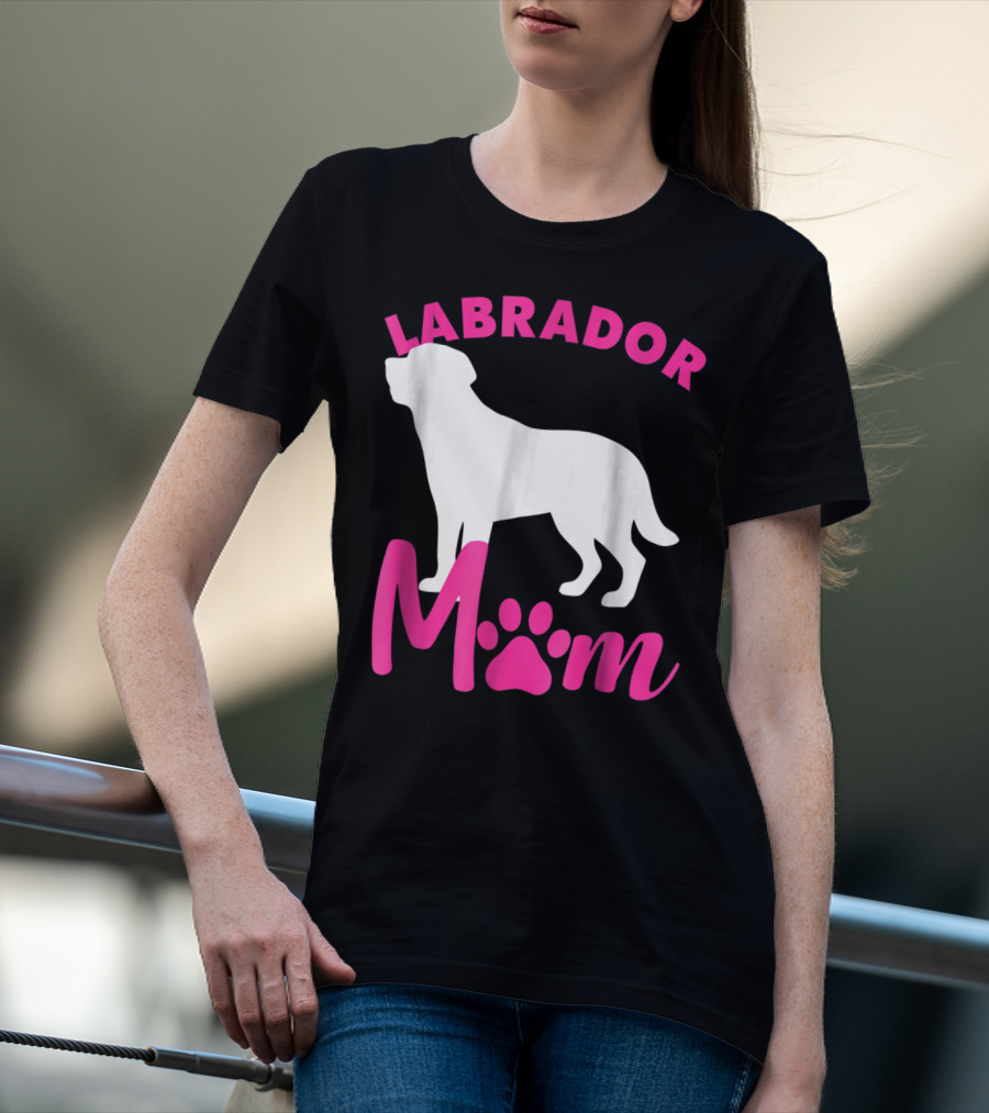LABRADOR MOM T-Shirt