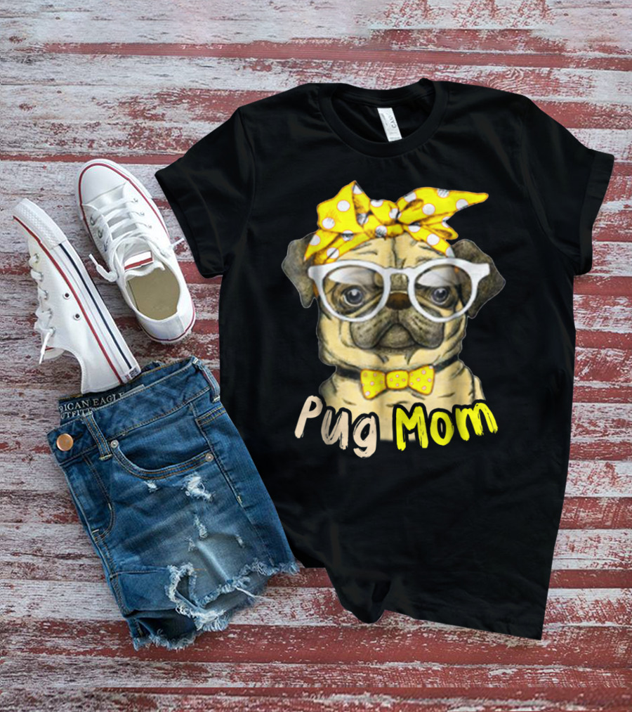 Pug Mom With Yellow Polka Dot Bow And Glasses For Dog Lovers T-Shirt