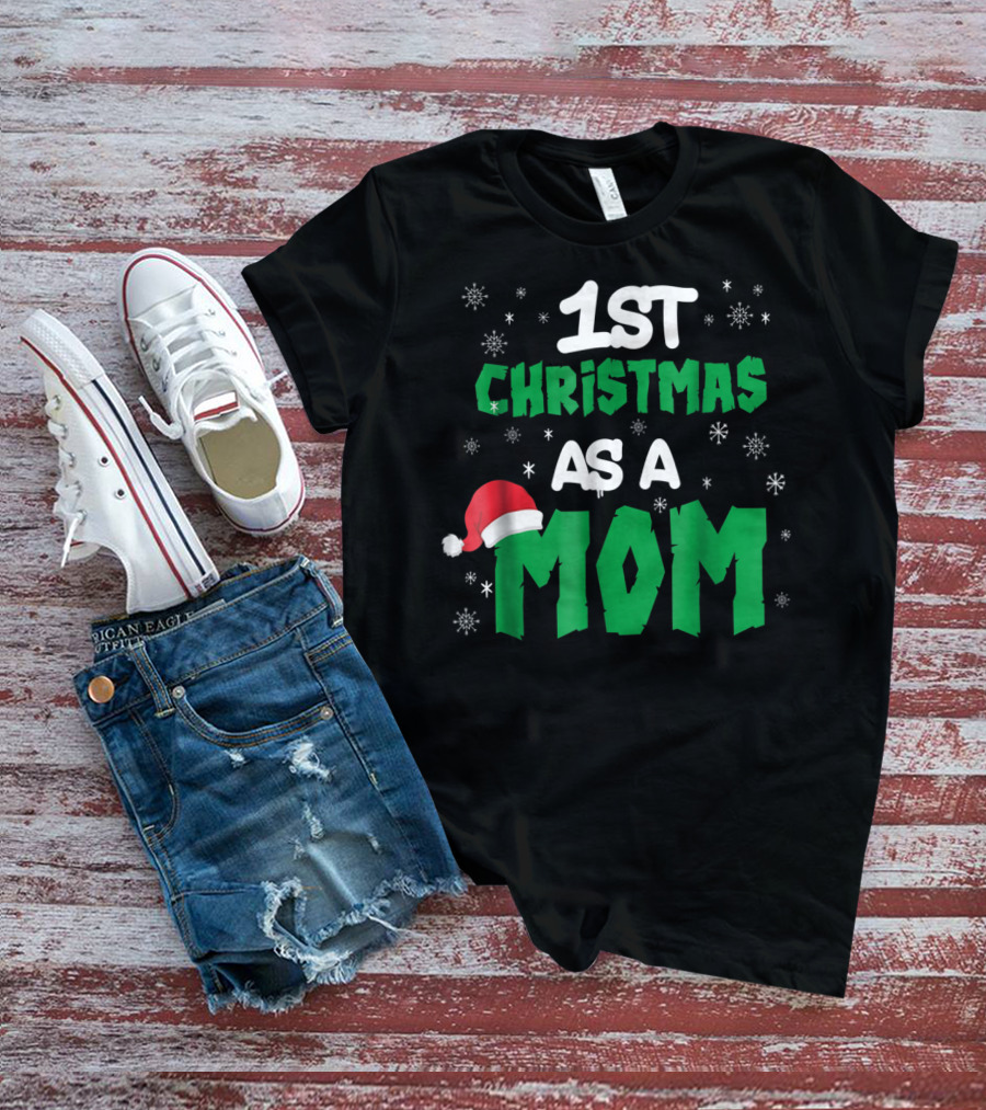 1st Christmas As A Mom Santa Hat Snowflakes T-Shirt