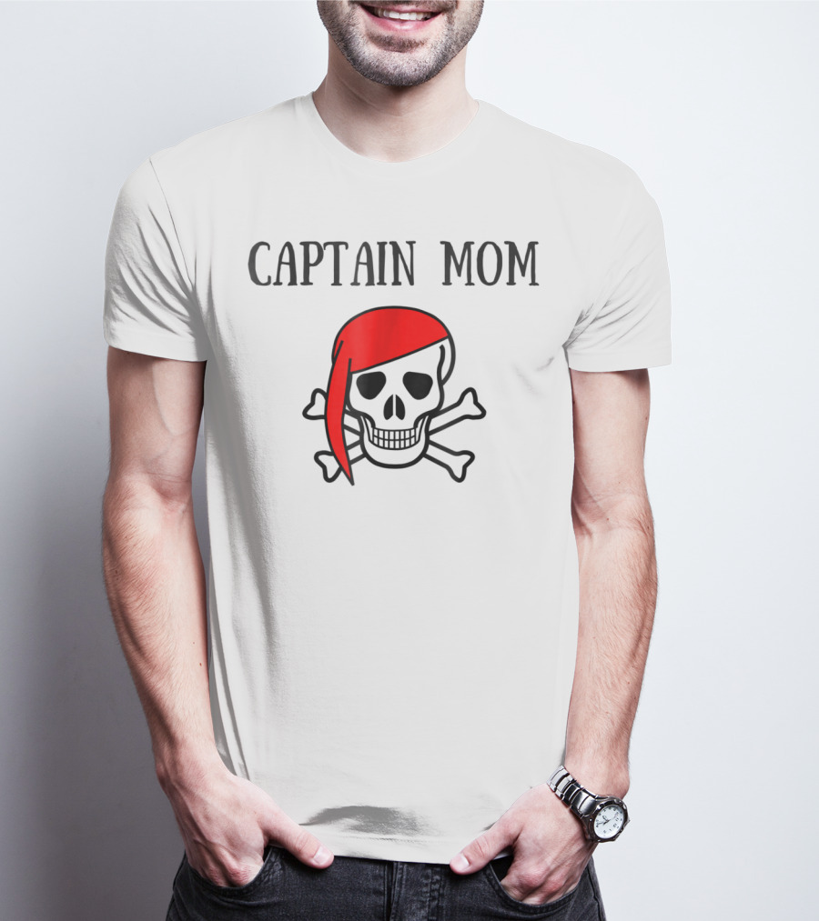 Captain Mom Pirate Skull Red Bandana Halloween Women T-Shirt