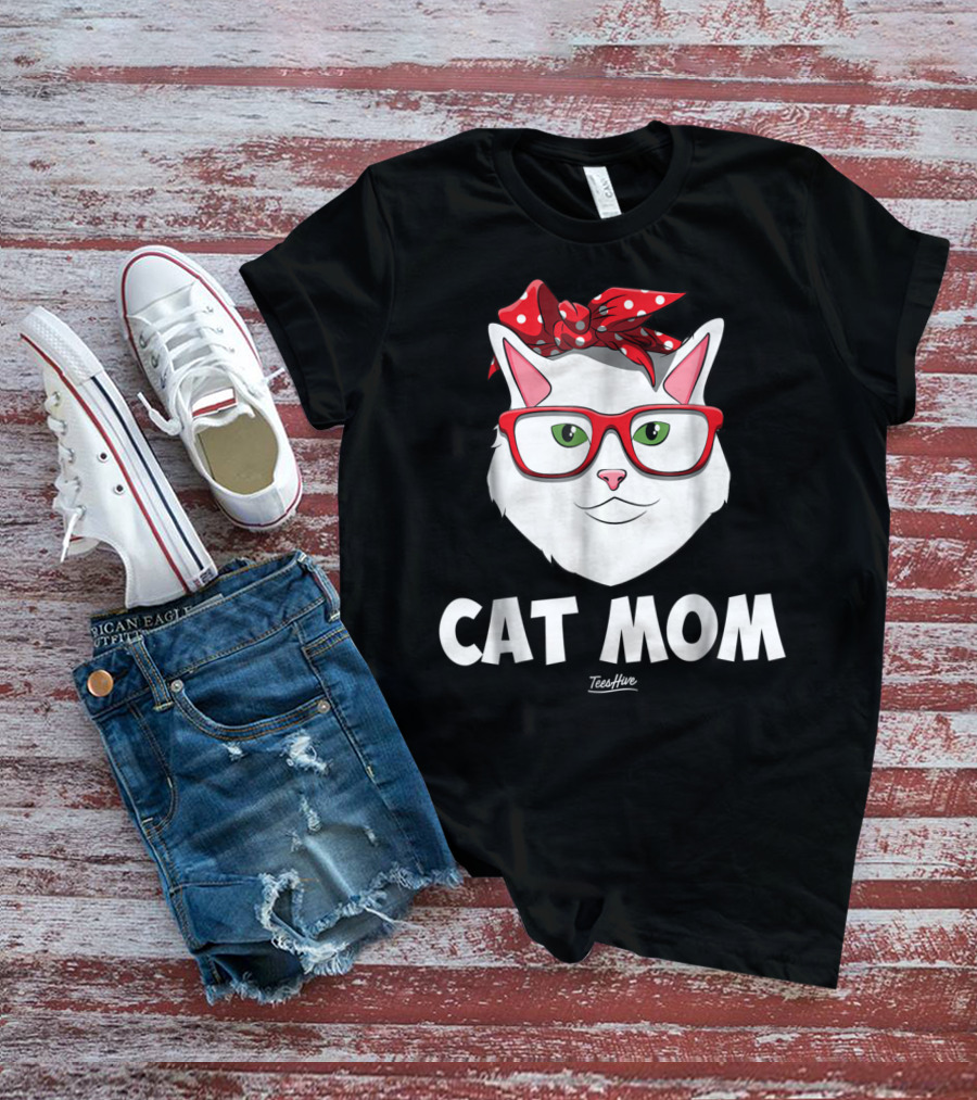 Cat Mom Funny Cat Lover With Glasses And Red Bow T-Shirt