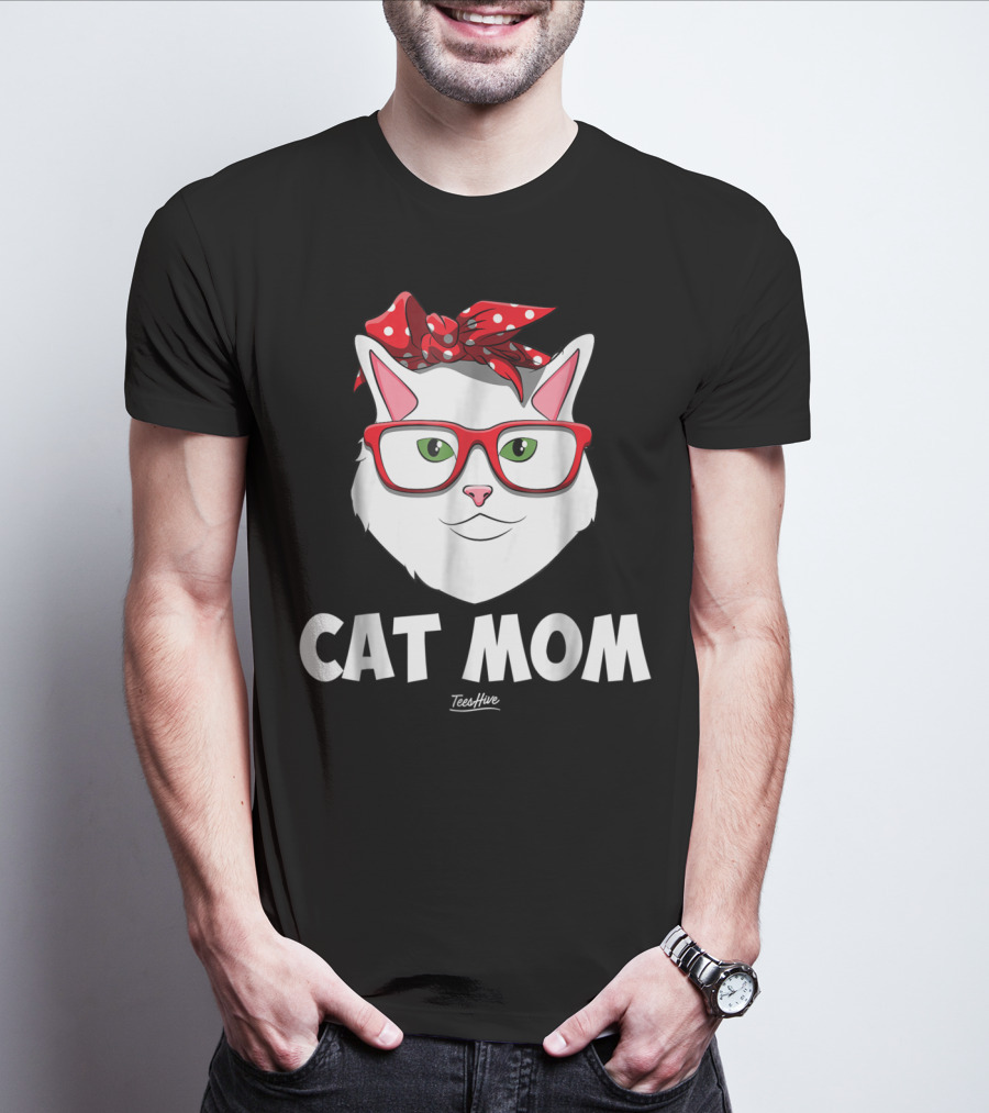 Cat Mom Funny Cat Lover With Glasses And Red Bow T-Shirt