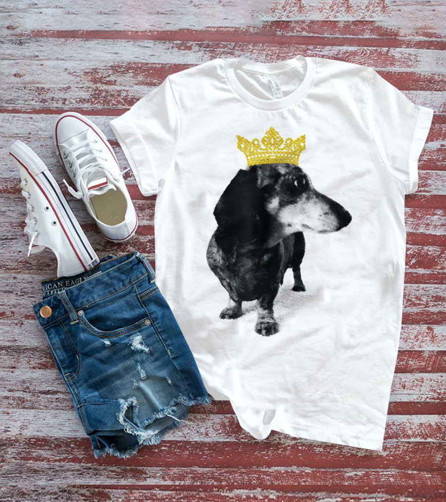 Cute Dachshund Princess With Golden Crown T-Shirt