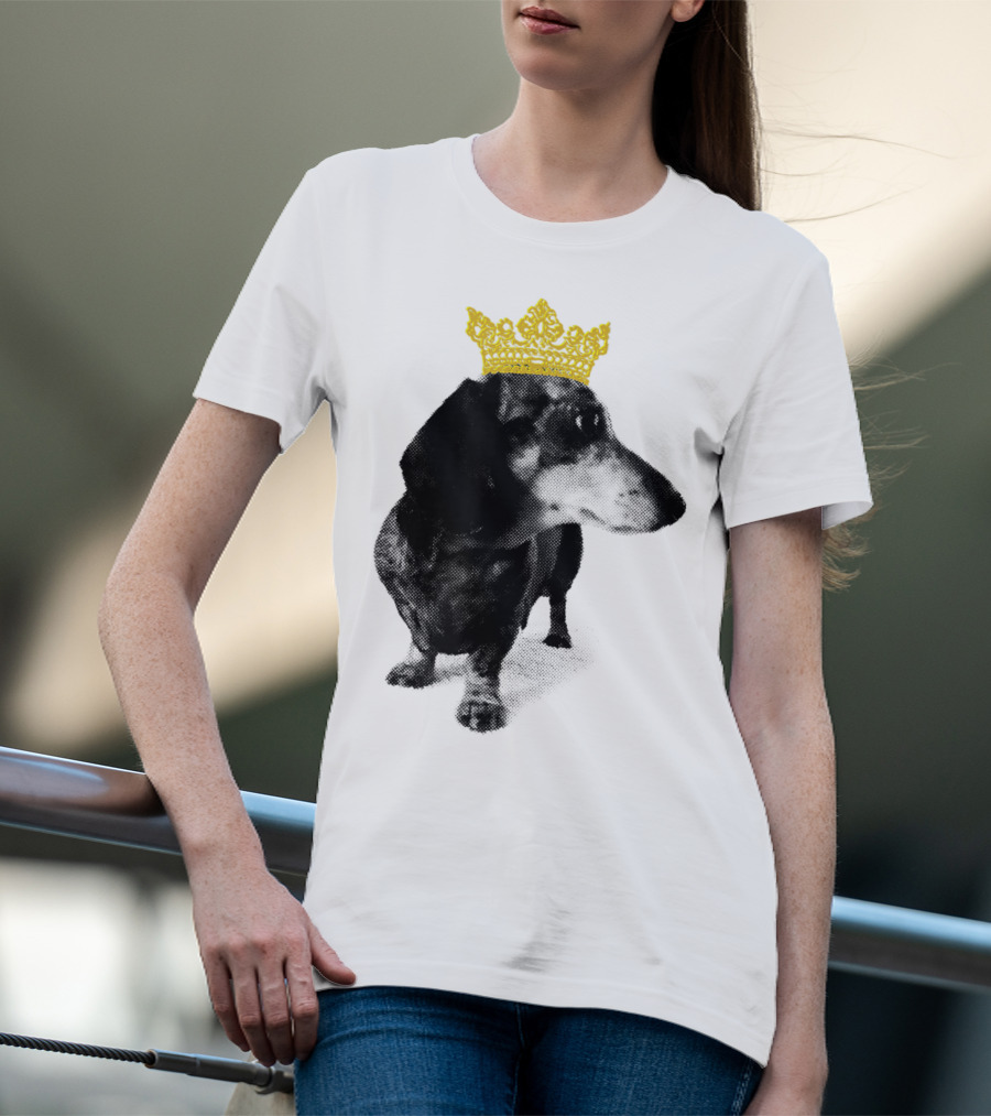 Cute Dachshund Princess With Golden Crown T-Shirt