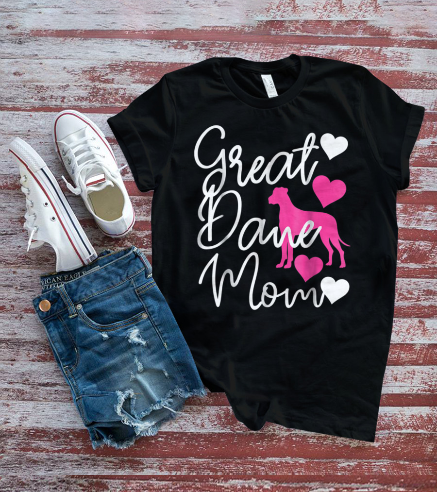 Great Dane Mom Hearts Pink T-Shirt