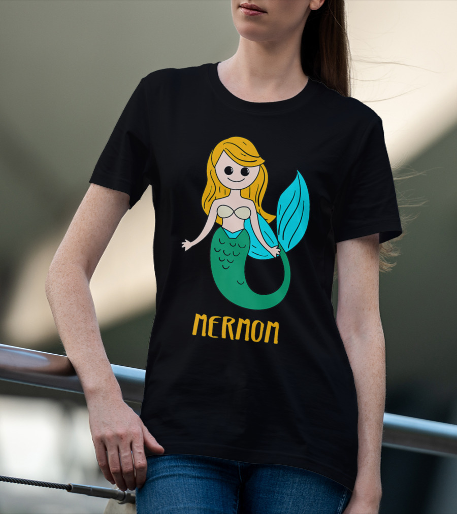 Cute Mermom For Stylish Women And Mothers T-Shirt