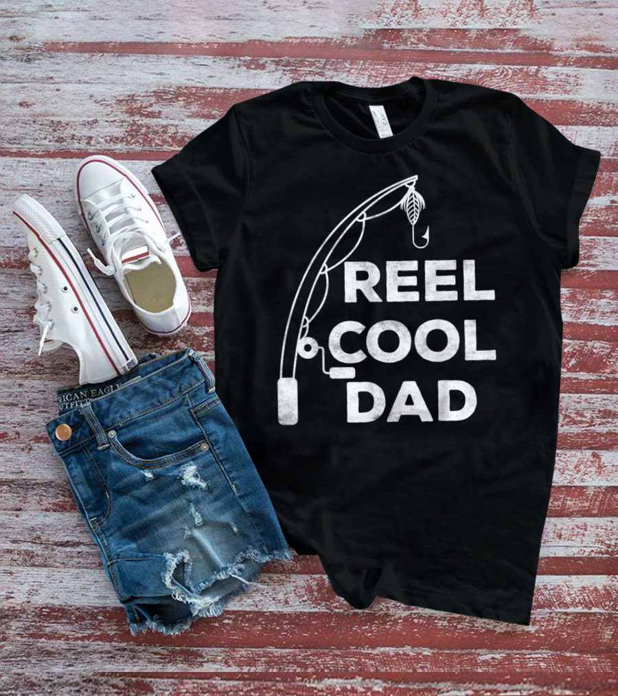 Reel Cool Dad Fishing Daddy Mens T-Shirt