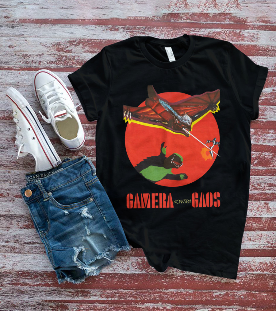 Gamera Kontra Gaos Retro Monster Battle Scene T-Shirt