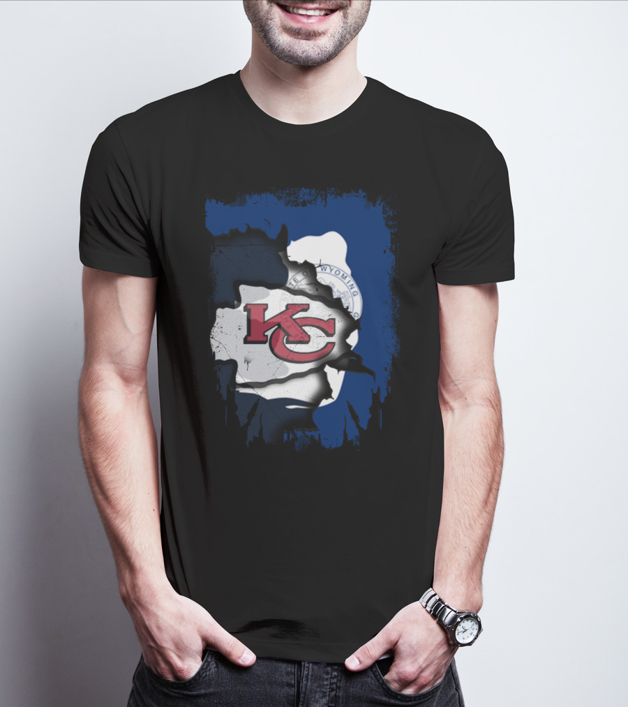 Wyoming State Seal Combined With KC Chiefs T-Shirt