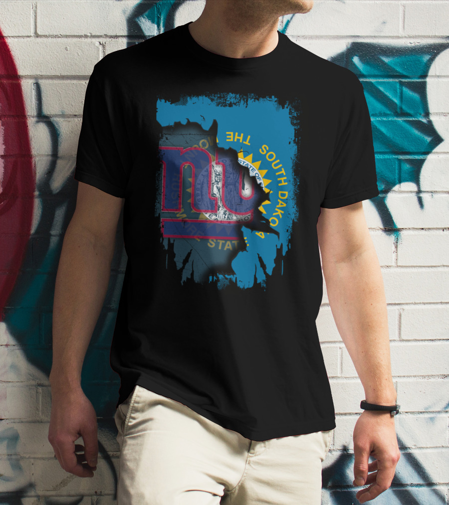 South Dakota State Map With Giants Logo Together T-Shirt