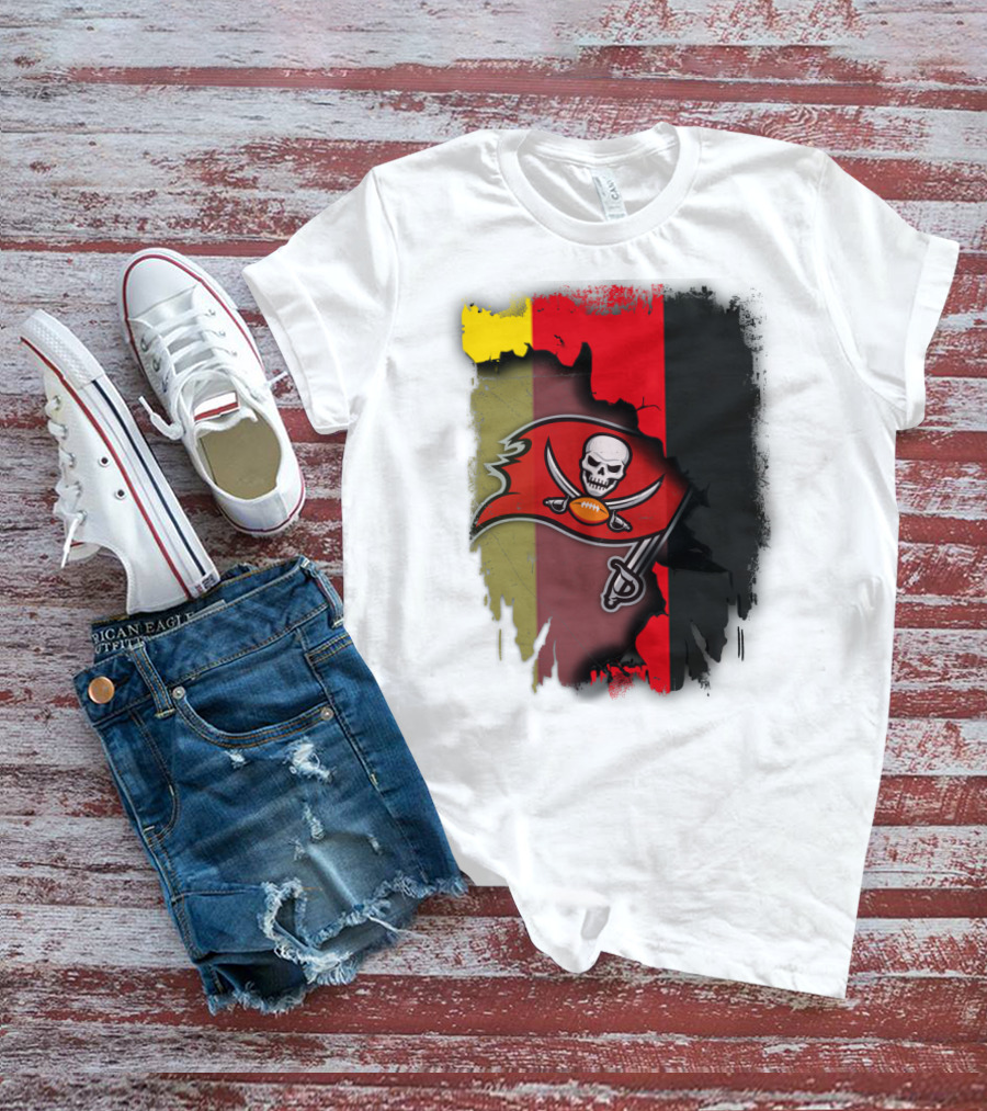 Germany Flag With Buccaneers Skull And Crossed Swords Emblem T-Shirt