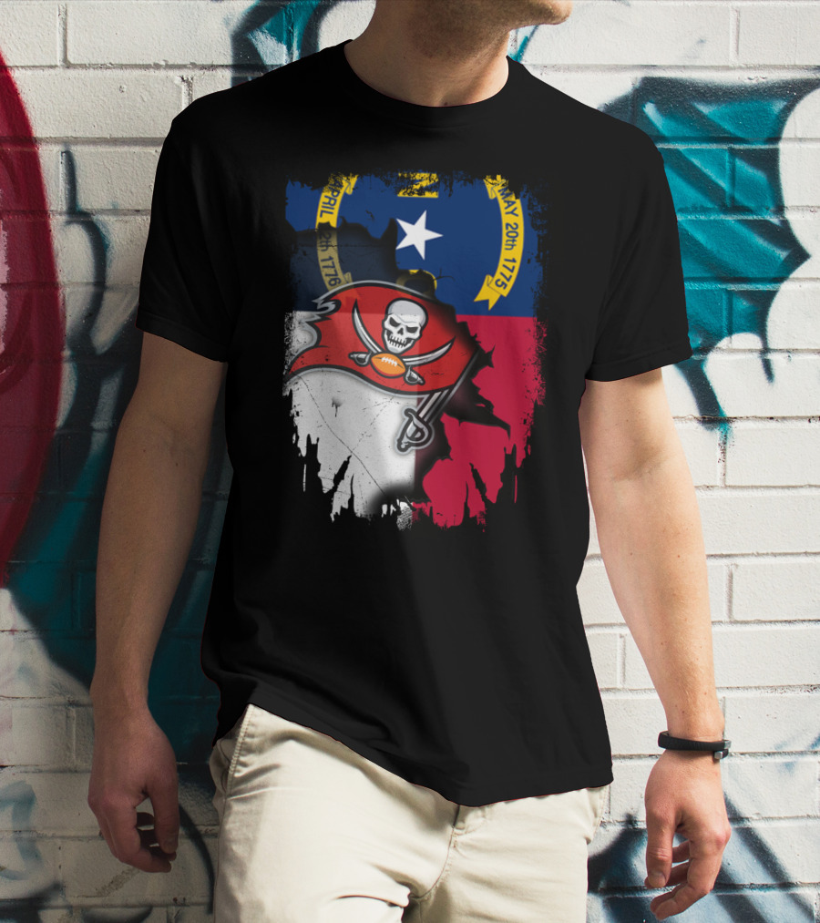 Together North Carolina With Buccaneers Flag And North Carolina Coat Of Arms April 1776 T-Shirt