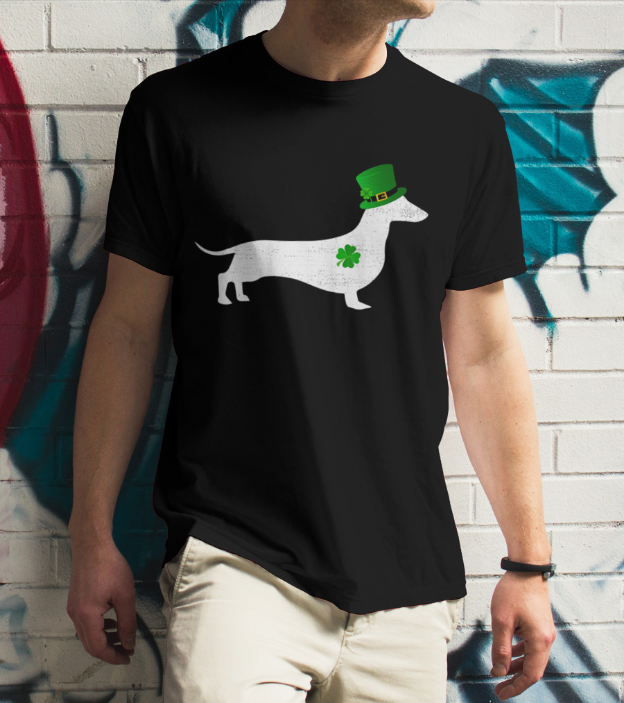 St Patrick's Day Dachshund Puppy With Green Shamrock And Hat T-Shirt