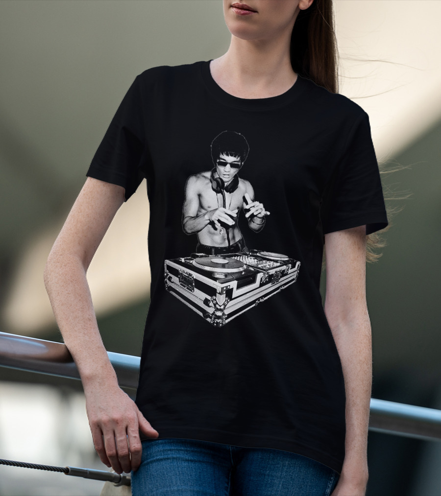 Bruce Lee Mixing Vinyl DJ Decks T-Shirt