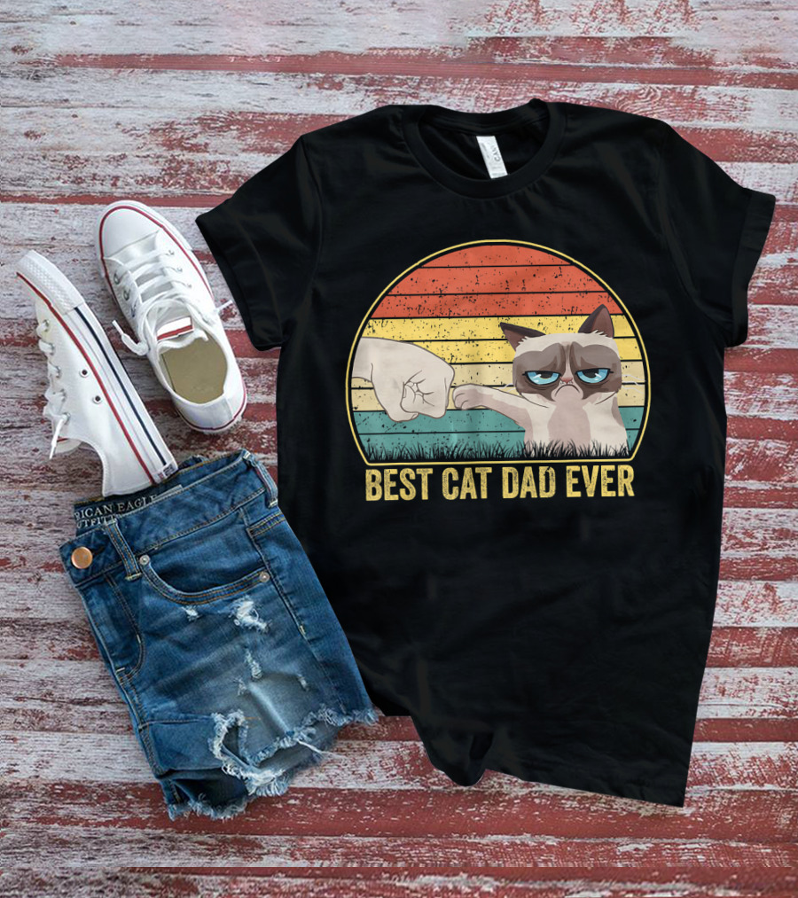 Best Cat Dad Ever Fist Bump Retro Style Cat Daddy T-Shirt