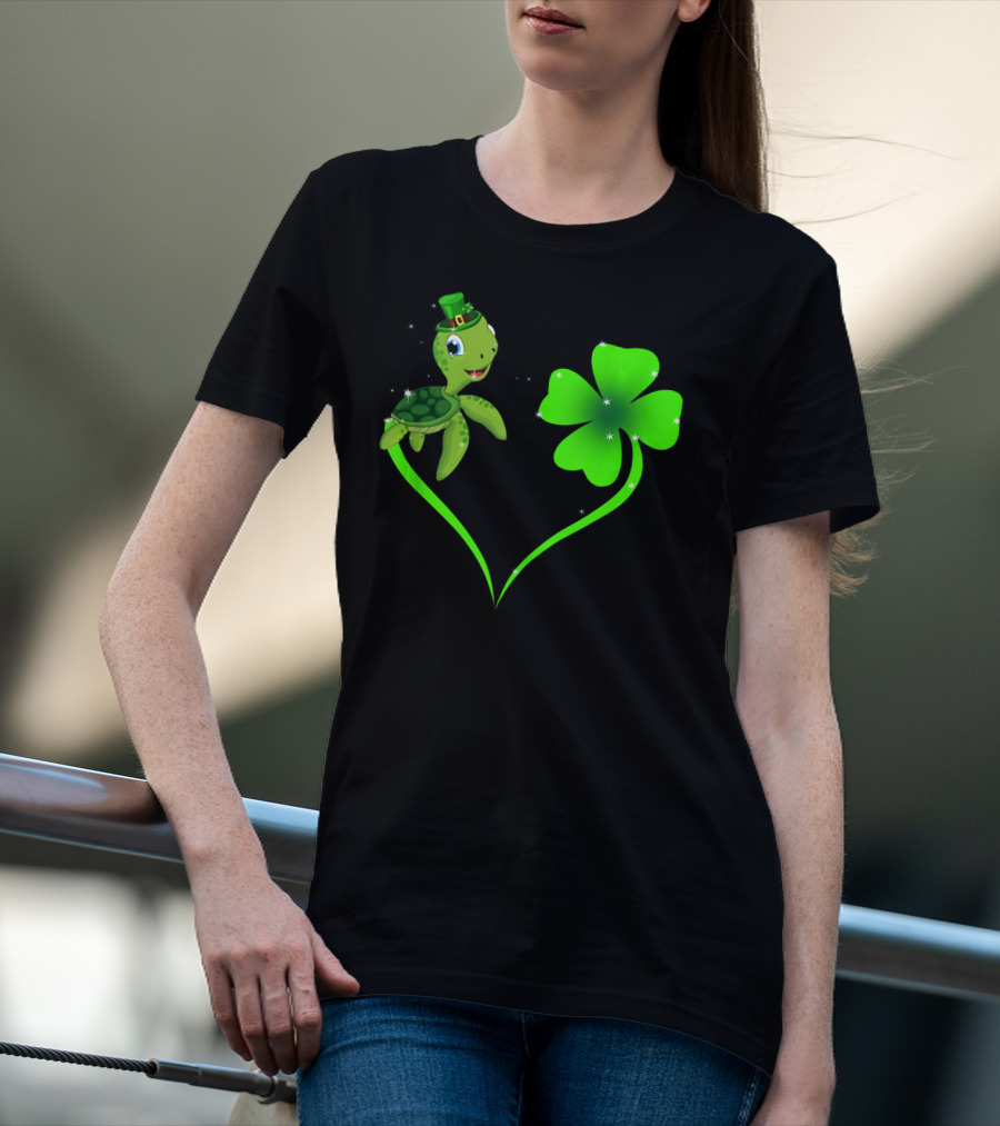 Happy St Patrick's Day Shamrock Turtle With Leprechaun Hat And Green Heart T-Shirt