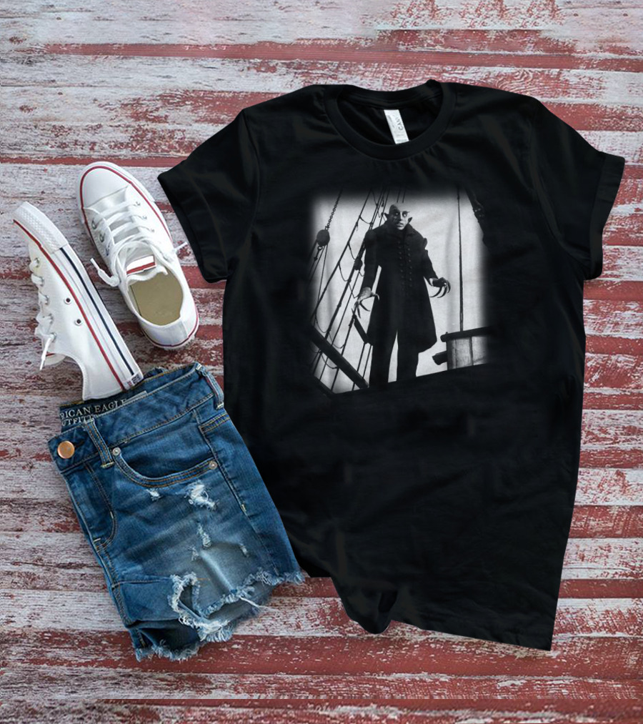Nosferatu Vampire Classic Horror Dracula On Ship Scene T-Shirt