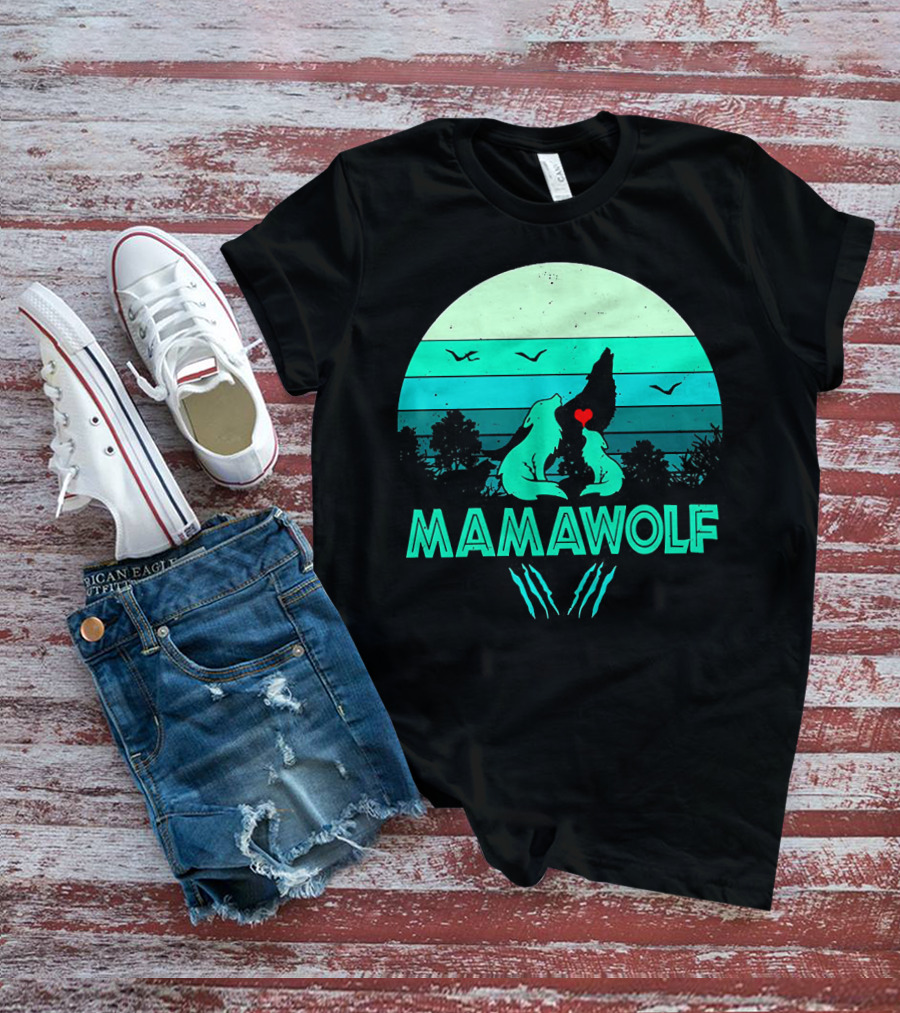 MAMAWOLF Babies Mom Vintage Wolf Heart Moon T-Shirt